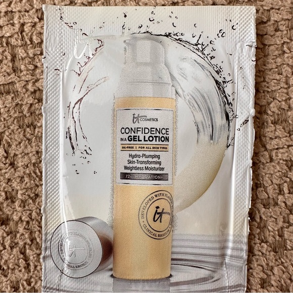 Assortment of Trial Size Skin and Haircare Products - Picture 12 of 14